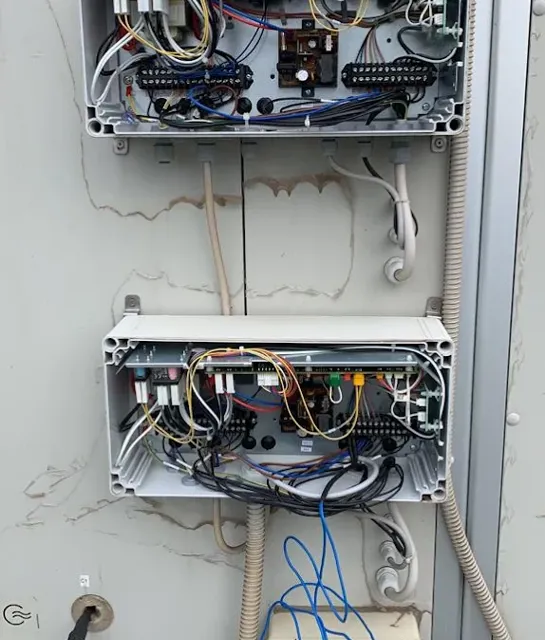 Collegamenti elettrici esterni per climatizzatori